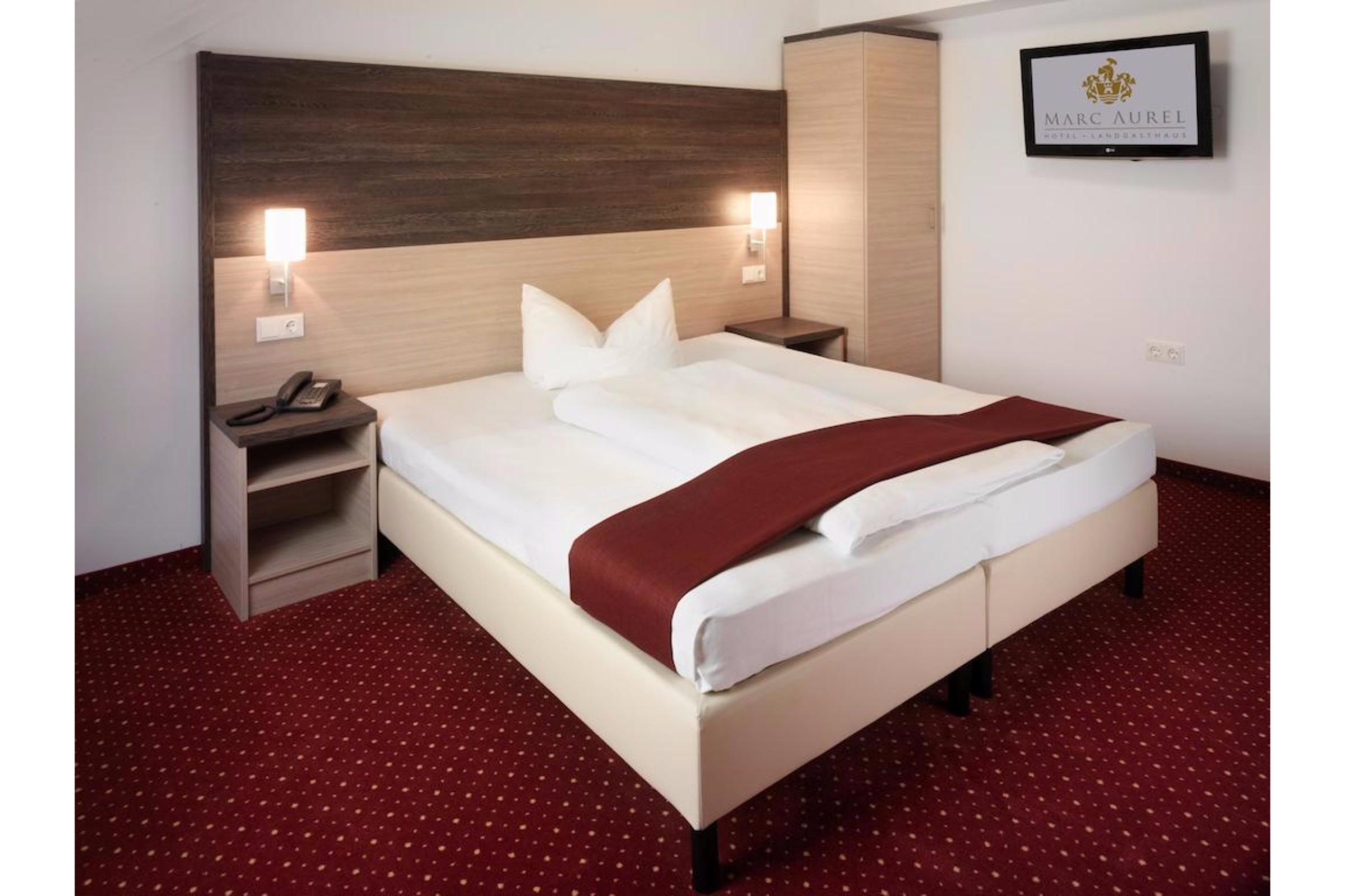 Hotel Marc Aurel Петронелль Экстерьер фото