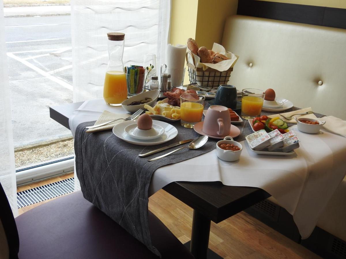 Hotel Marc Aurel Петронелль Экстерьер фото