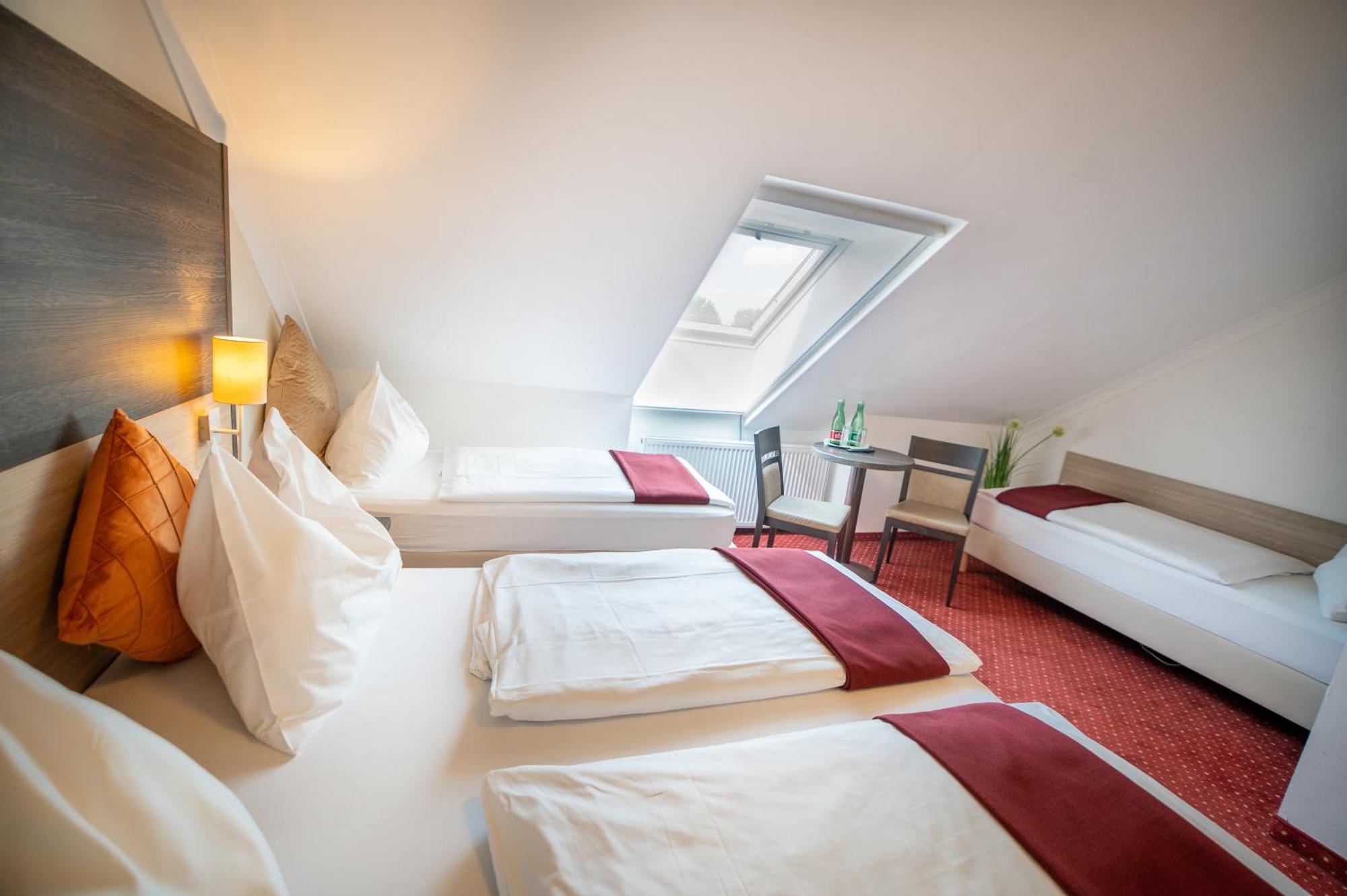 Hotel Marc Aurel Петронелль Экстерьер фото