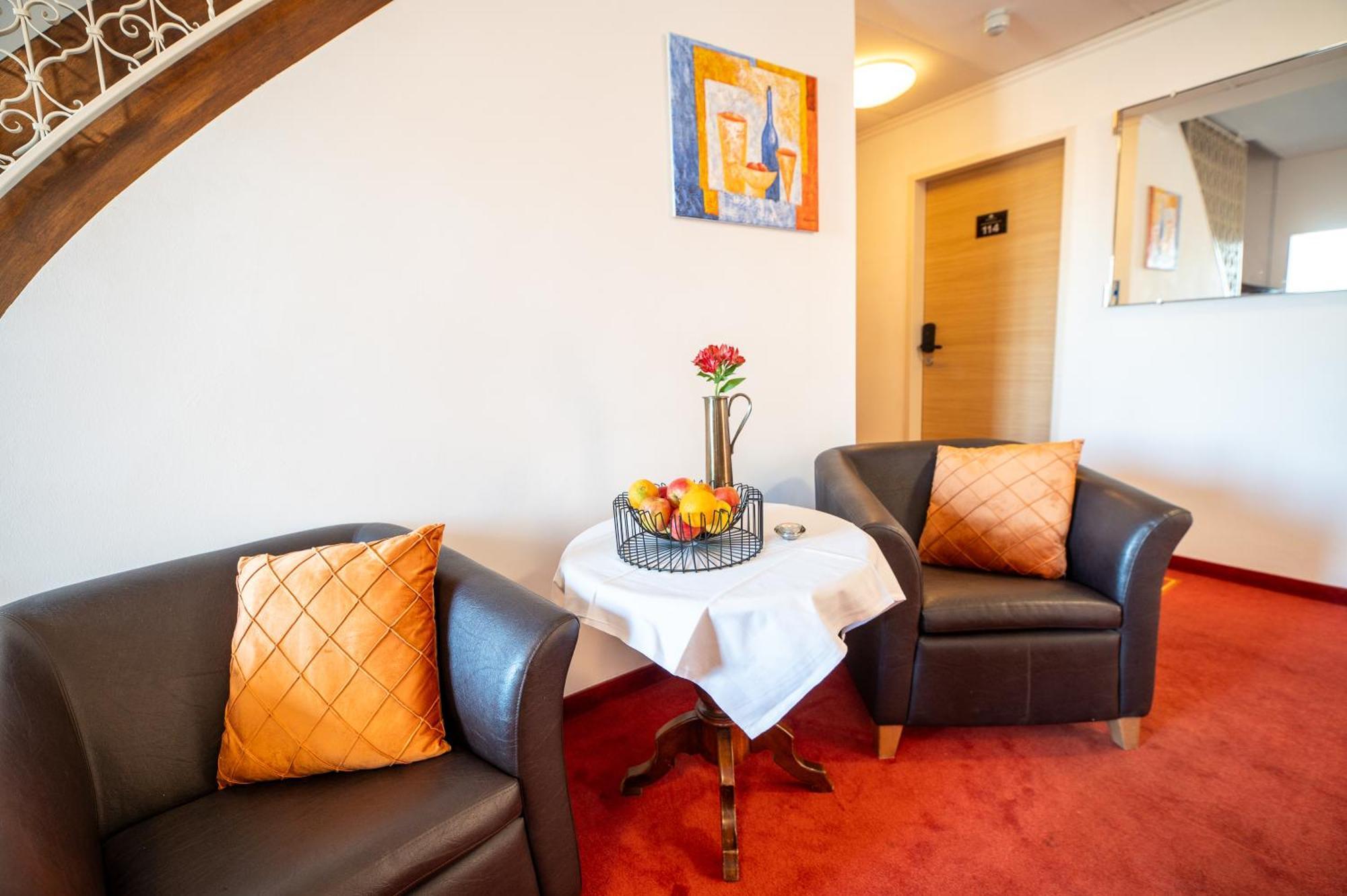 Hotel Marc Aurel Петронелль Экстерьер фото