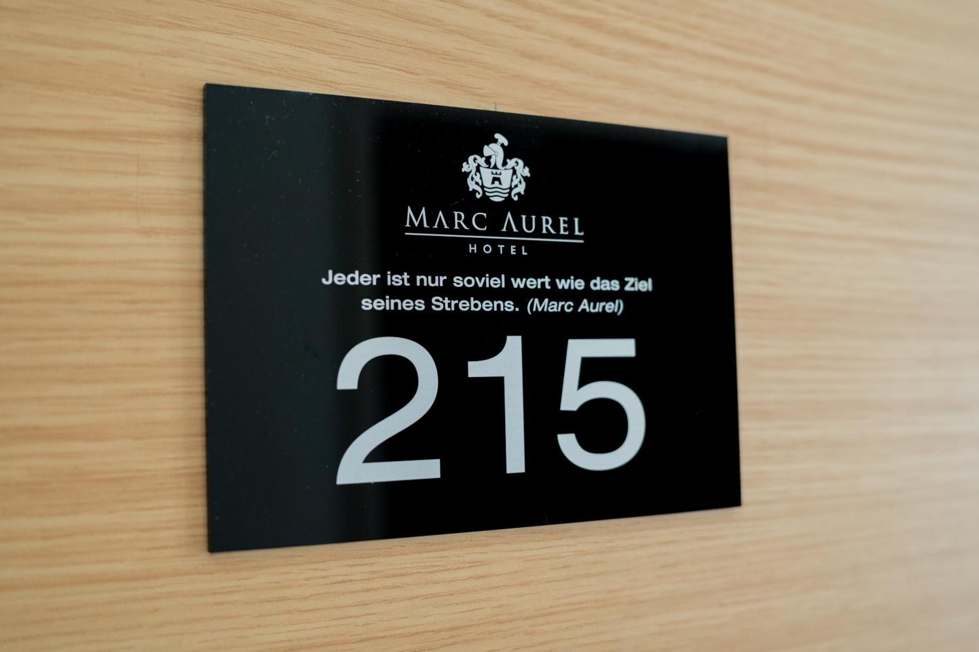 Hotel Marc Aurel Петронелль Экстерьер фото