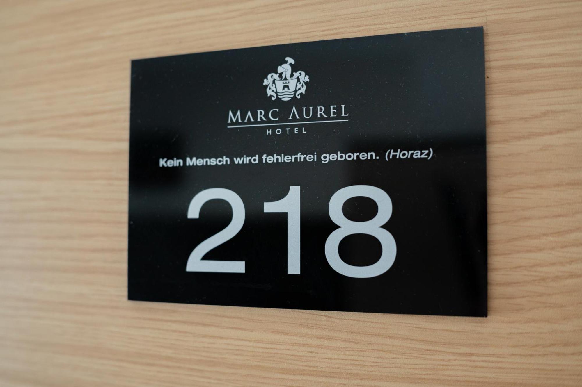 Hotel Marc Aurel Петронелль Экстерьер фото