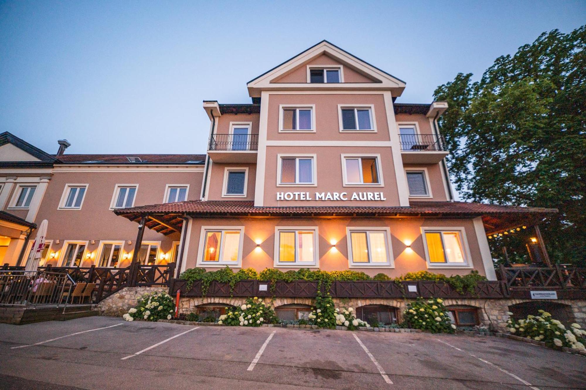 Hotel Marc Aurel Петронелль Экстерьер фото