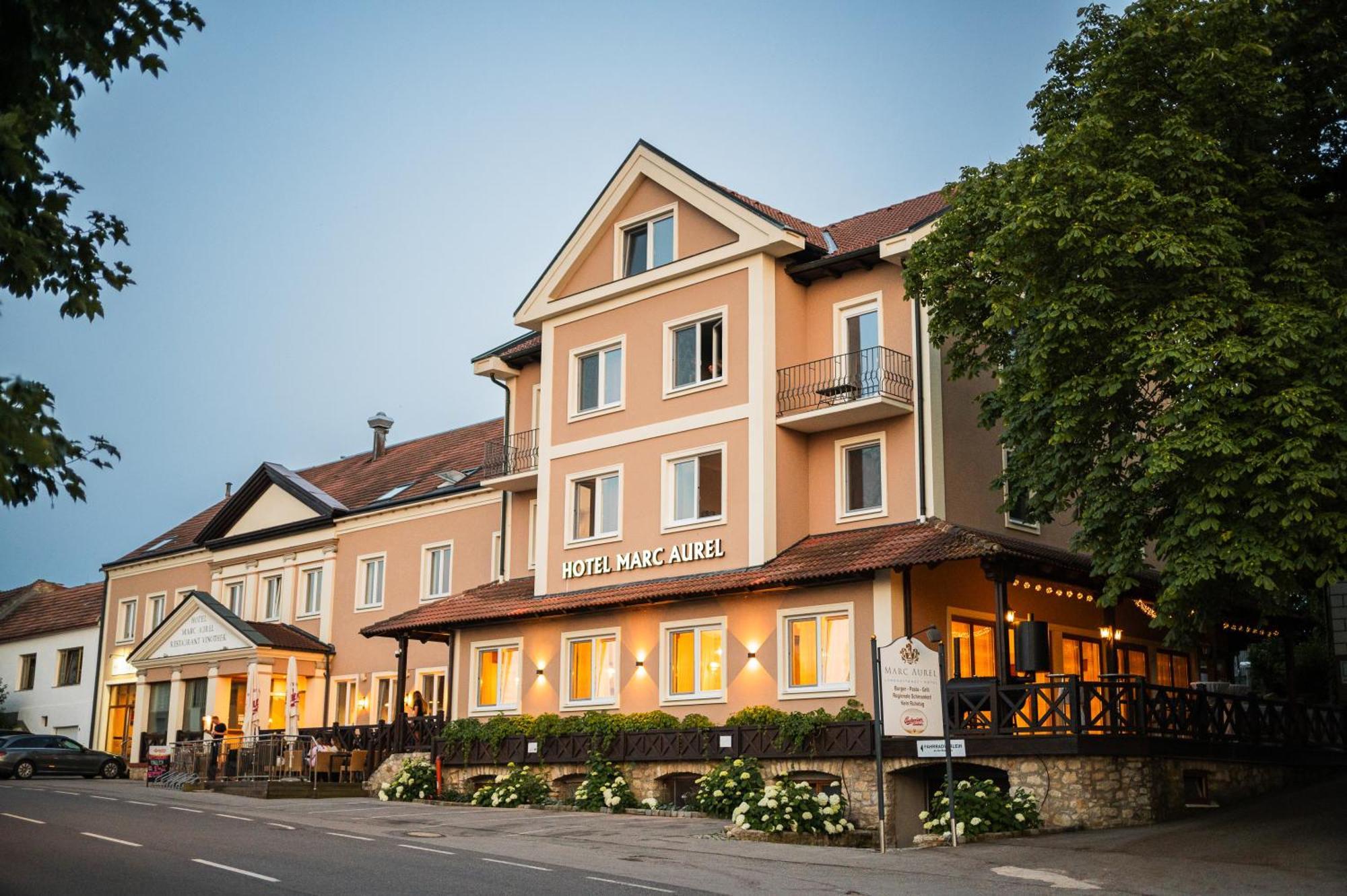 Hotel Marc Aurel Петронелль Экстерьер фото