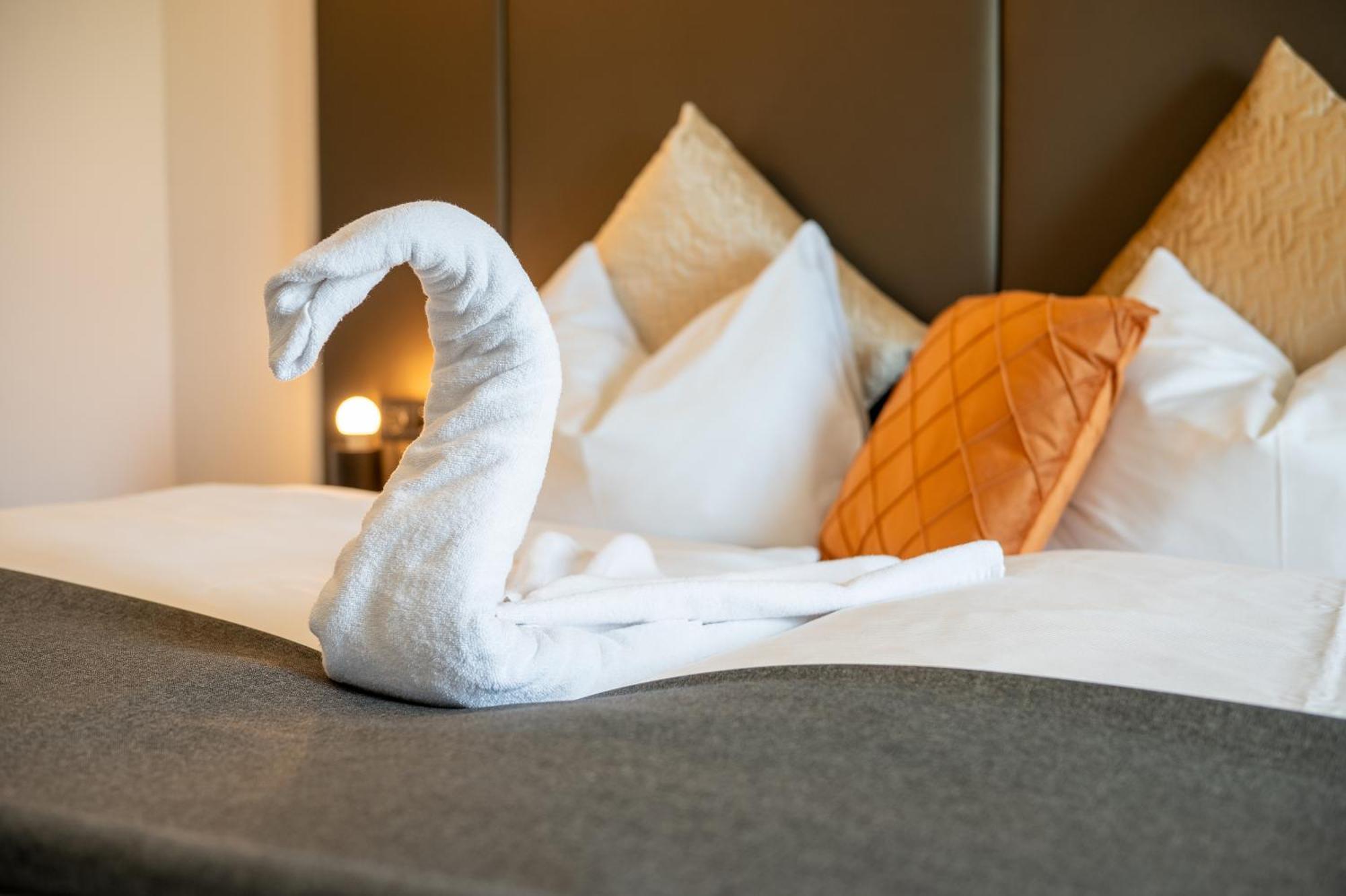 Hotel Marc Aurel Петронелль Экстерьер фото