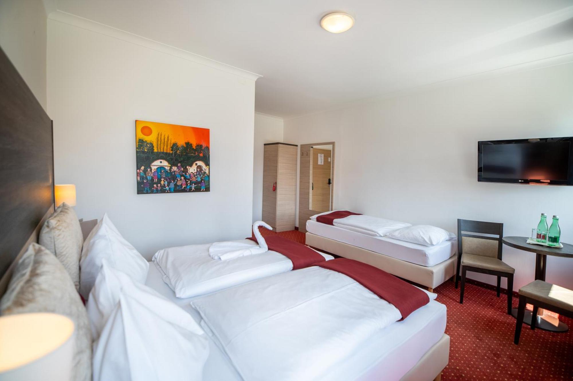 Hotel Marc Aurel Петронелль Экстерьер фото